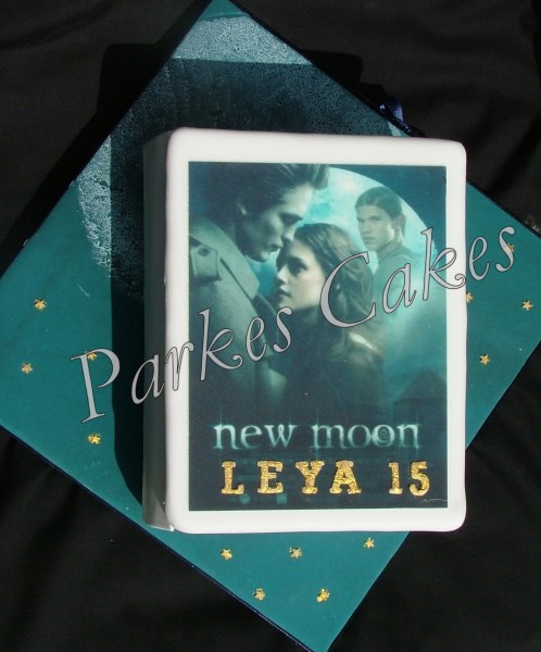 new moon book birthday cake